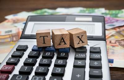 The Spanish government announces a reduction in personal income tax