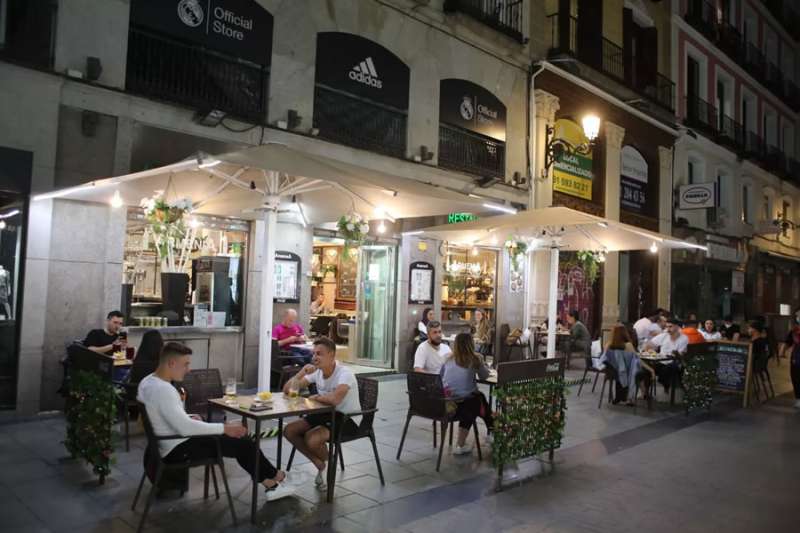 Bar causes controversy by charging people 1.50 euros if they don’t buy anything