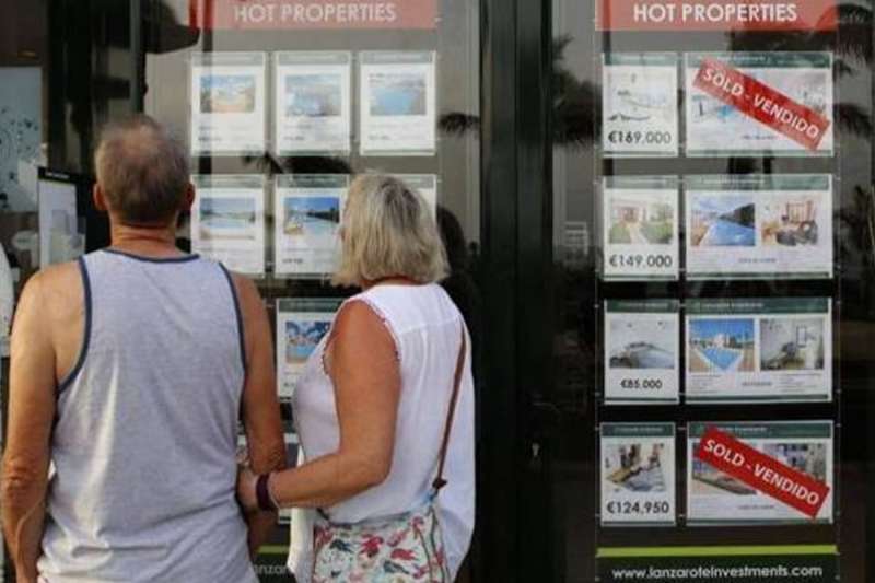 Foreigners have bought half of the properties sold in the Canary Islands this year