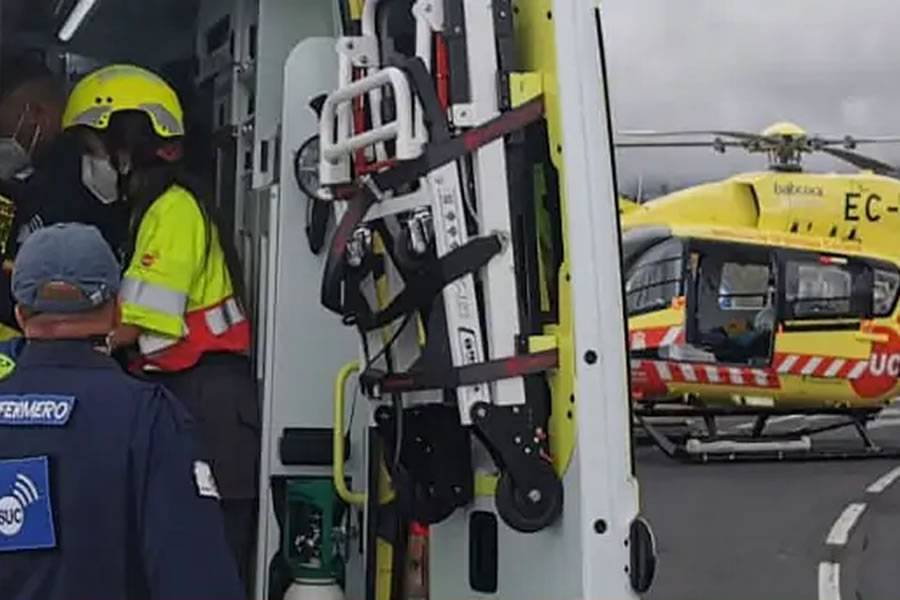 Motorcyclist in serious condition after hitting a wall joining TF-1 motorway