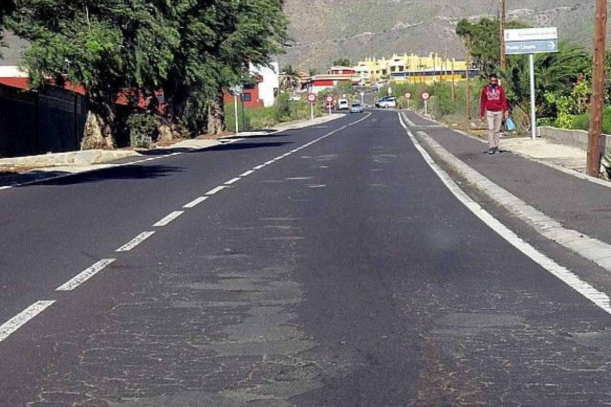 The Cabildo invests 2.2 million to resurface the TF-28 in Arona The Cabildo invests 2.2 million to resurface the TF-28 in Arona