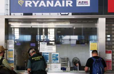Baggage handlers strike in Spain will affect Ryanair passengers from Friday