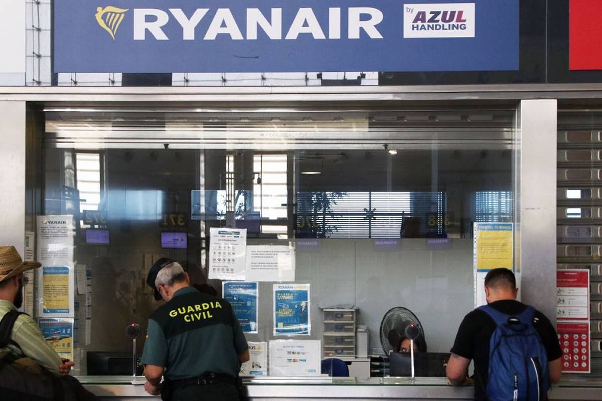 Baggage handlers strike in Spain will affect Ryanair passengers from Friday