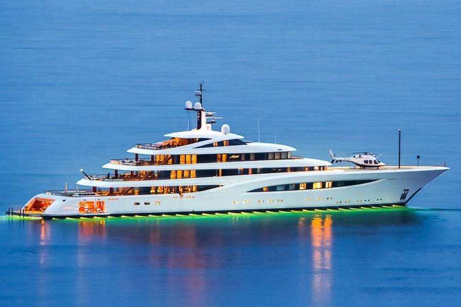 Canarian Weekly Stroll and Latifi’s 200 million dollar super yacht