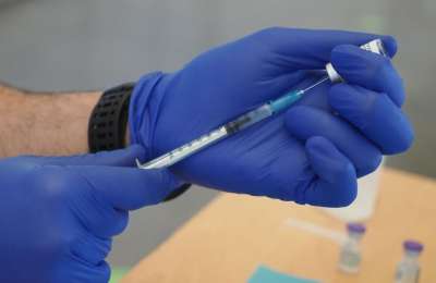 Over 100,000 doses of the new vaccine against Covid have been administered in the Canaries