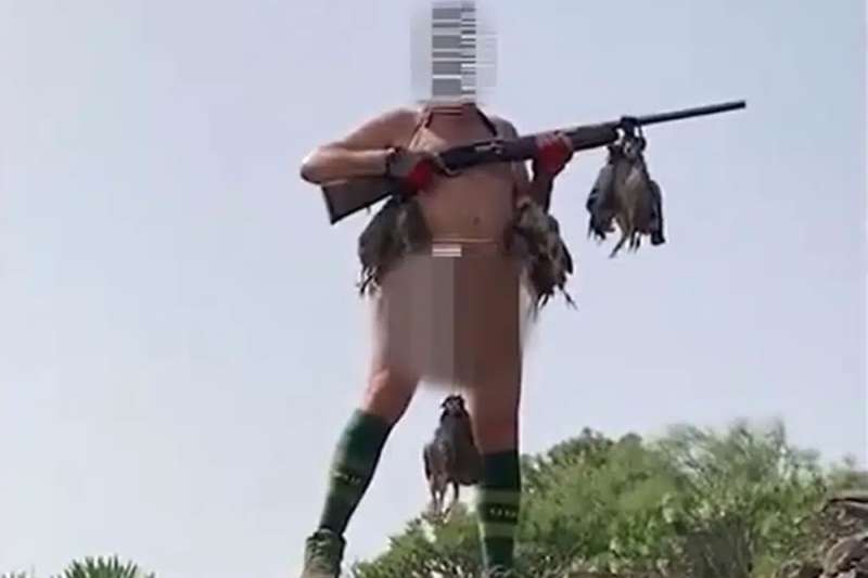VIDEO: Canarian hunter videos himself naked with a pheasant hanging from his genitals