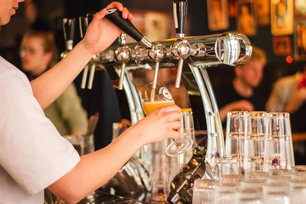 Salaries in the hospitality sector are back on par with pre-pandemic levels