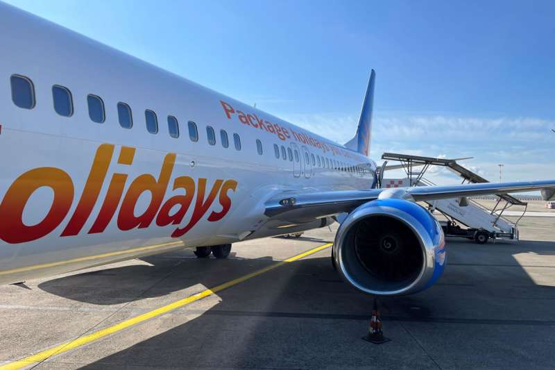 Jet2 flight stops in Bilbao so that passengers can go to the toilet