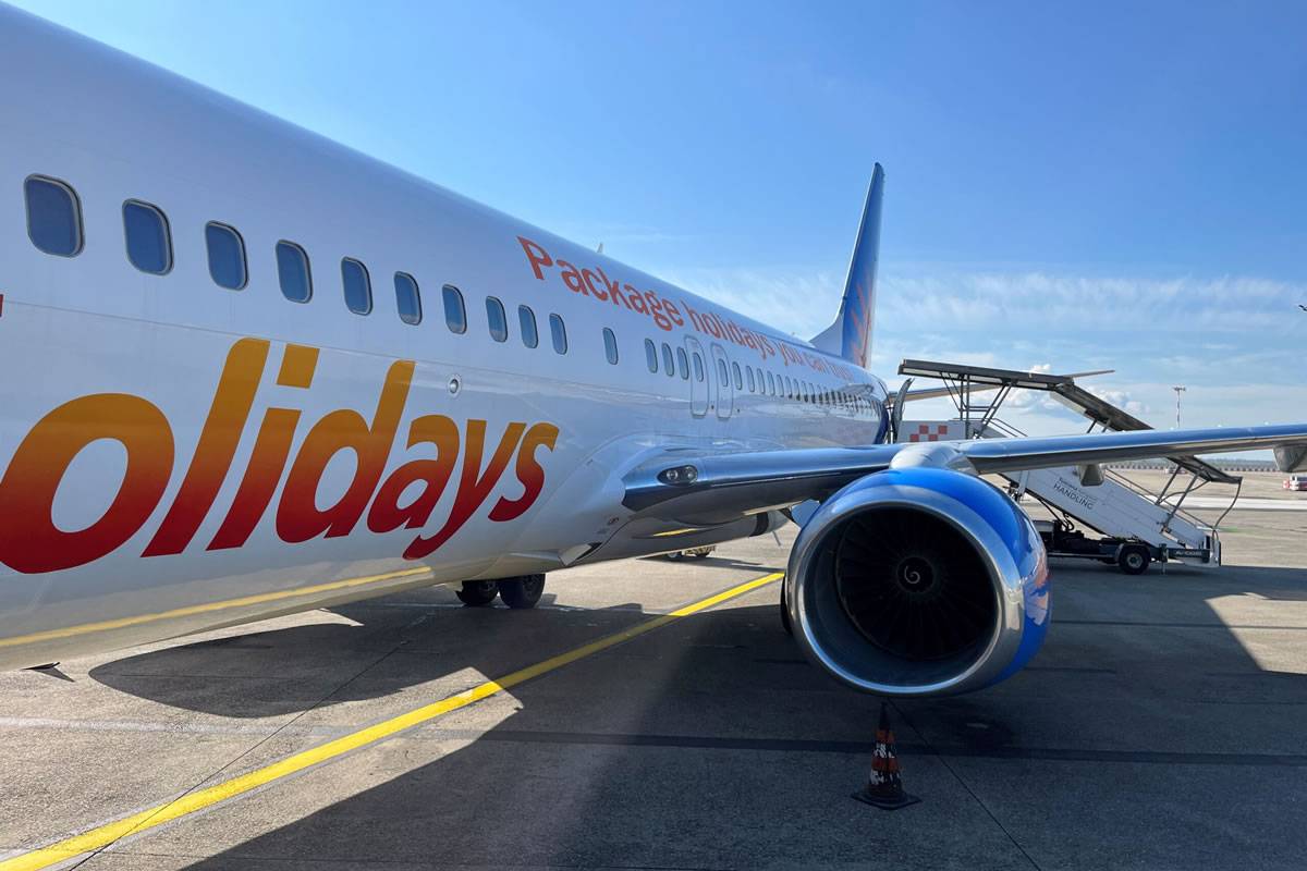 Jet2 flight stops in Bilbao so that passengers can go to the toilet