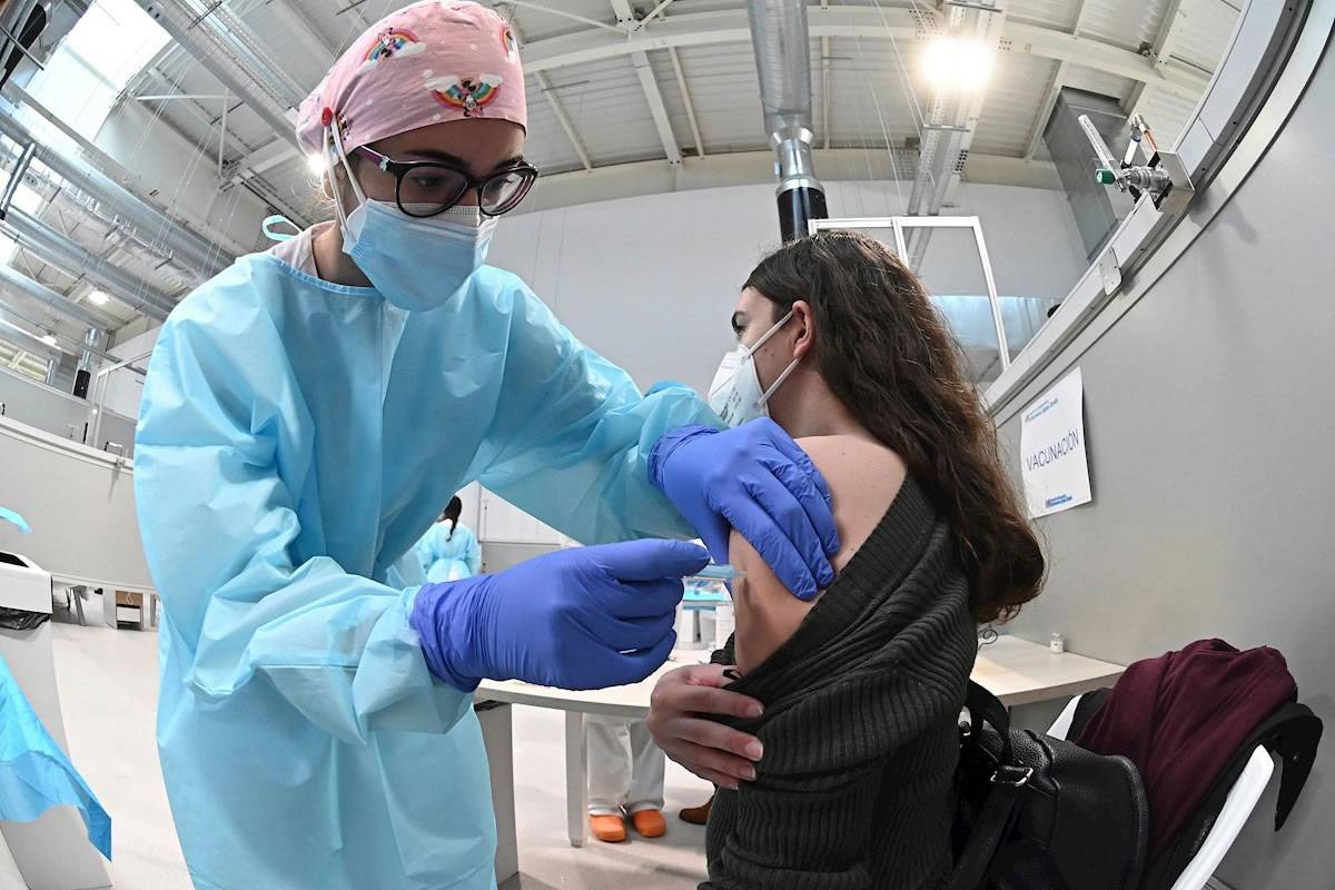 COVID infections increase by almost 50% in the last week in the Canary Islands 