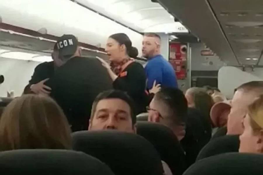 Fight breaks out on a flight to Lanzarote this Monday morning