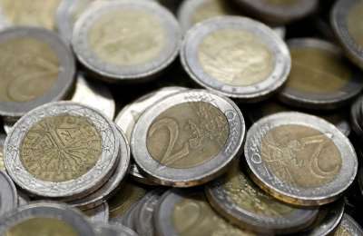 Warning to check your change especially two euro coins