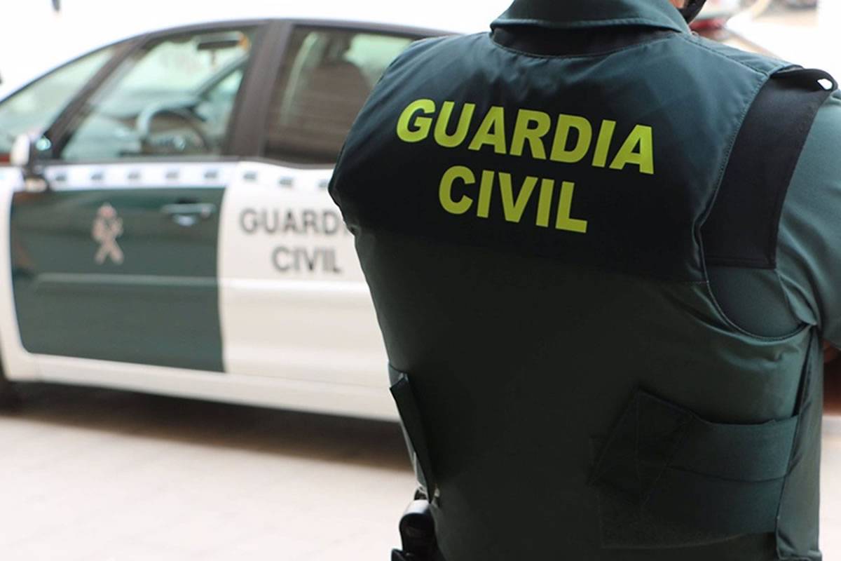 ‘Spare’ cash: nearly 140,000 euros is found in the tyre of a stolen car 