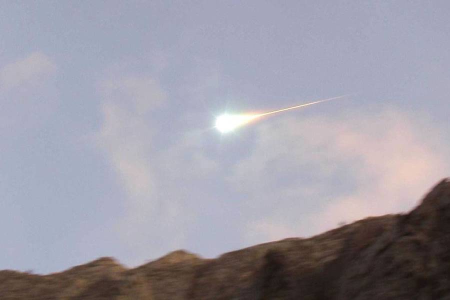 A meteorite lands in the sea with a huge roar next to Gran Canaria