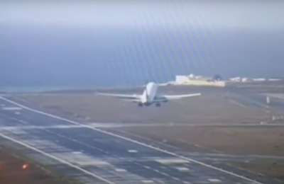 VIDEO: Strong winds prevent tourist planes from landing in Lanzarote