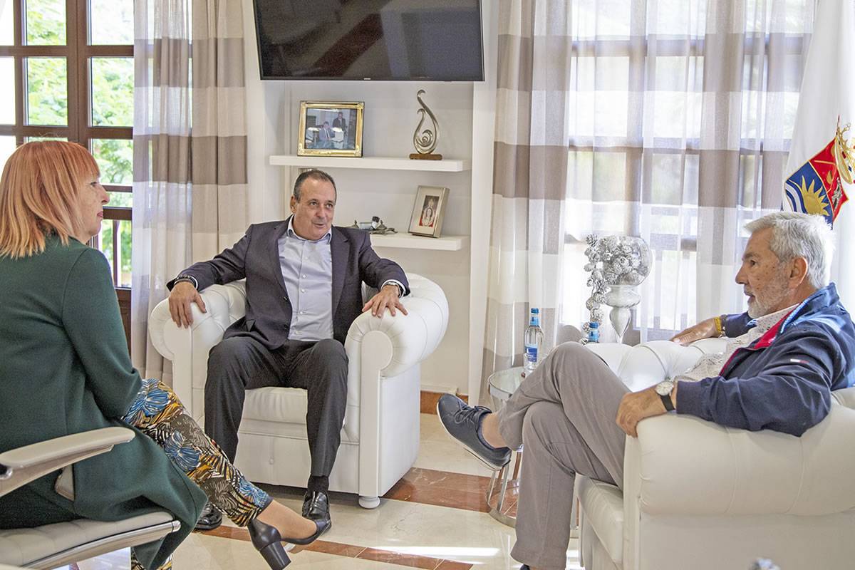 Minister of Health visits site of new medical centre in Costa Adeje Minister of Health visits site of new medical centre in Costa Adeje