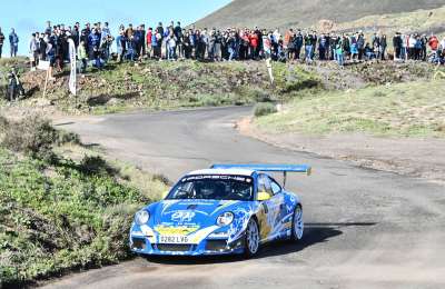 Several injured as two cars crash near spectators in the Lanzarote Rally