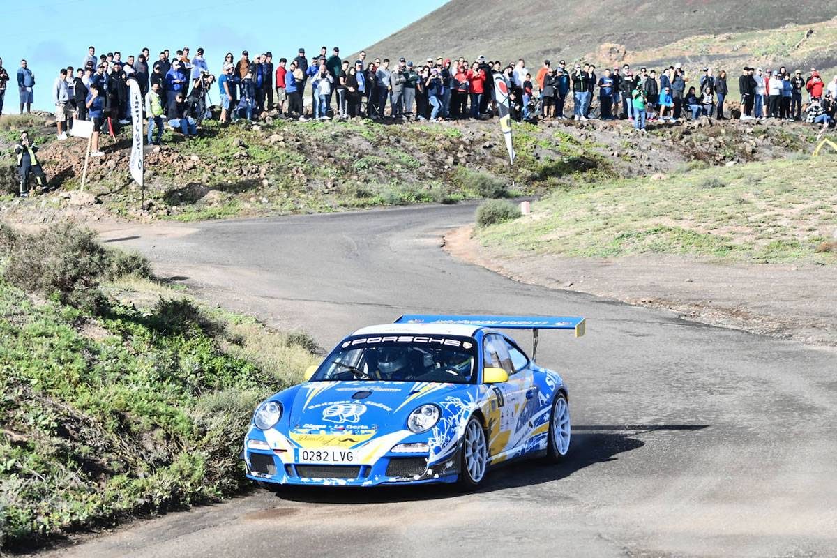 Several injured as two cars crash near spectators in the Lanzarote Rally