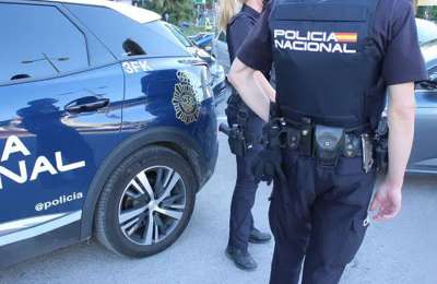 Two men caught in Adeje after throwing a bag of marijuana out of a car window