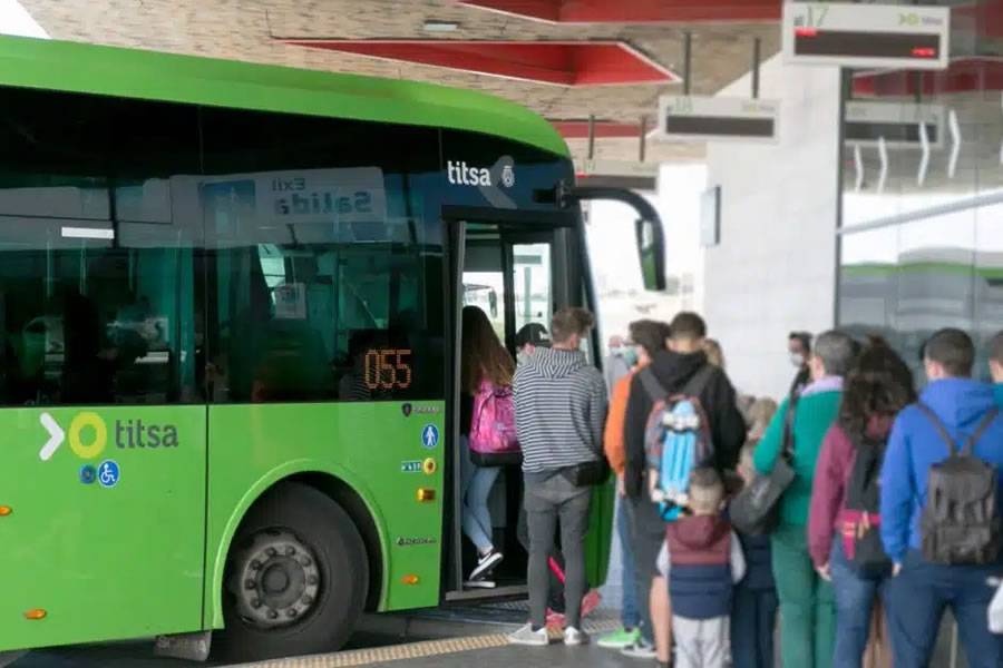 Tenerife maintains 50% discount for those who don’t qualify for free buses Tenerife maintains 50% discount for those who don’t qualify for free buses