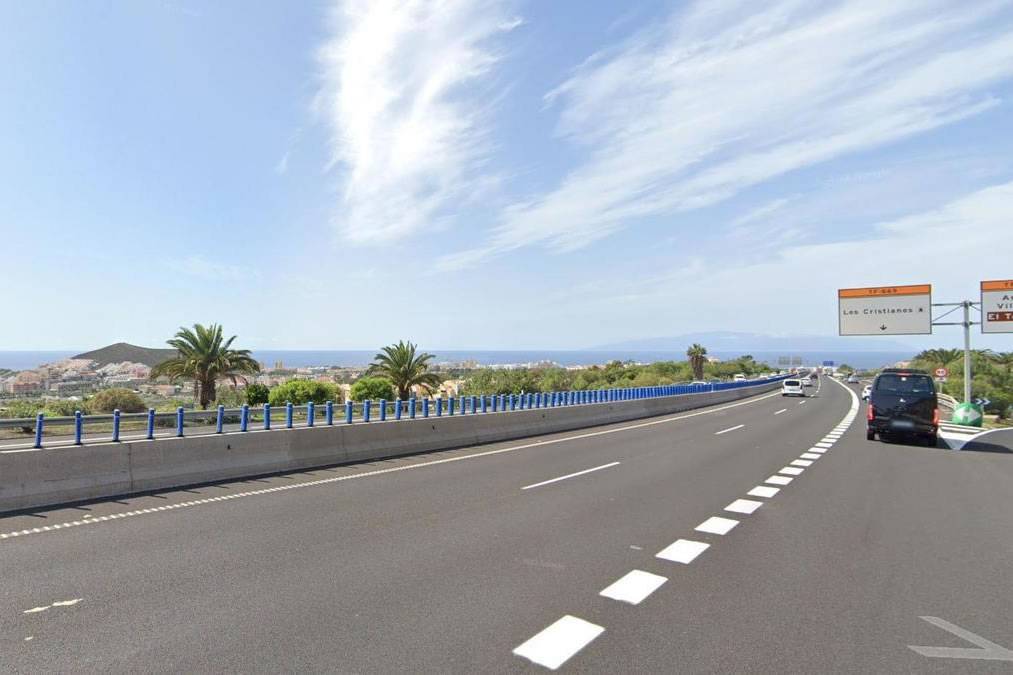 Killed crossing the TF-1 motorway on foot by Los Cristianos Killed crossing the TF-1 motorway on foot by Los Cristianos