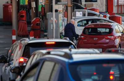 Petrol discounts end tonight fuelling trade war between filling stations