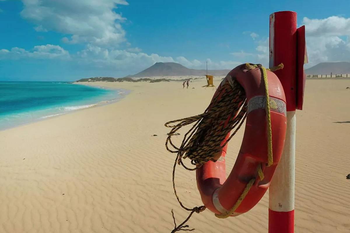 Dead body washes up on Playa del Burro beach