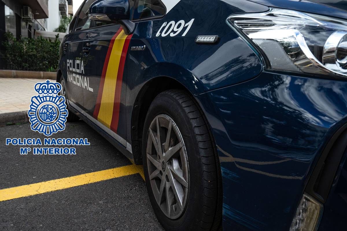Woman arrested in south of Tenerife for fraudulently acting as an estate agent Woman arrested in south of Tenerife for fraudulently acting as an estate agent