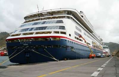 Almost 9,000 people cruise into the capital of Tenerife