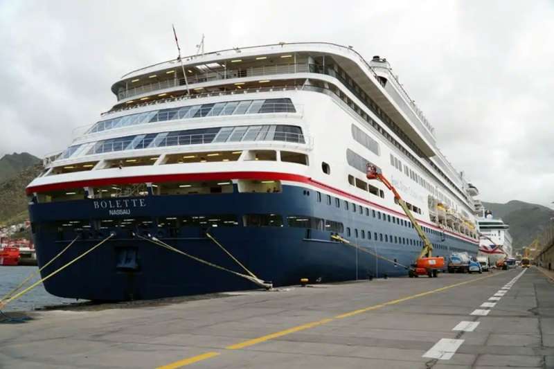 Almost 9,000 people cruise into the capital of Tenerife