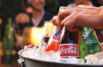 The consumption of sugary drinks is linked to baldness and depression