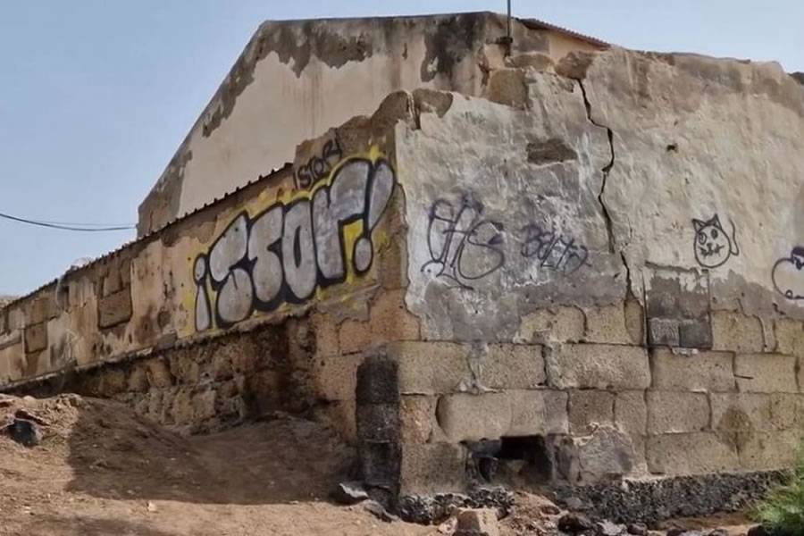 New aerial video shows deterioration of Adeje coast due to squatters