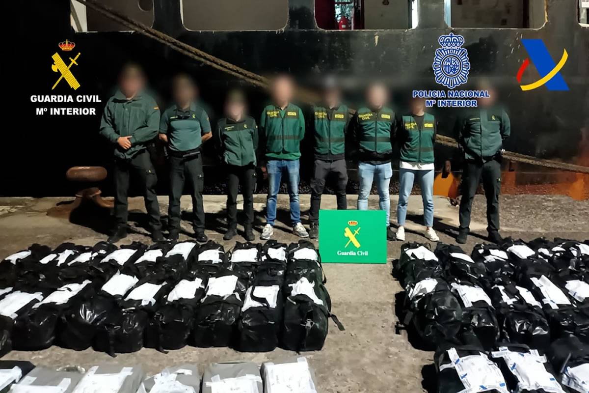 VIDEO: A freighter with 4,500 kilos of cocaine intercepted in the Canary Islands 