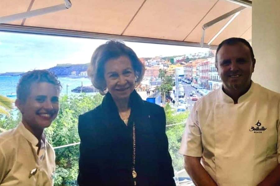 The Queen Mother of Spain surprises staff and diners at a Tenerife restaurant The Queen Mother of Spain surprises staff and diners at a Tenerife restaurant