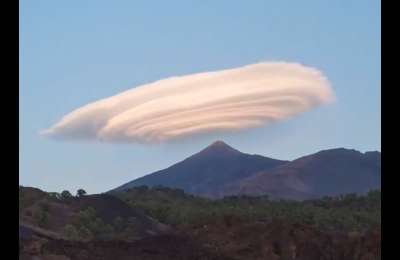 VIDEO: Amazing timelapse video shows how the ‘hat of Teide’ moves