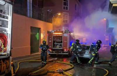 Tenerife firefighters battle a fire in a building in San Isidro