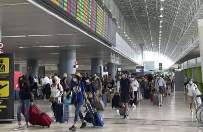 STRIKE DAY 1: No delays or flights cancelled on first day of air traffic controllers strike