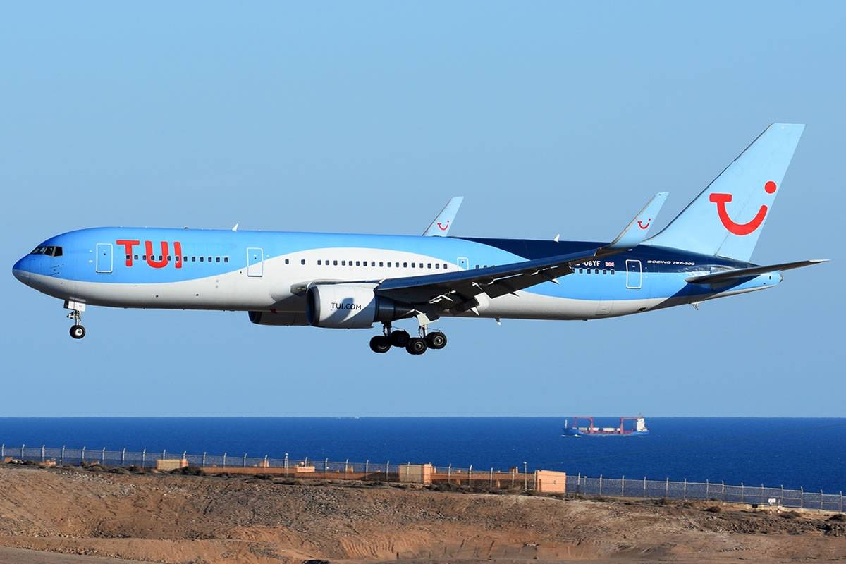 Emergency landing for TUI flight in the Canary Islands due to a cracked window