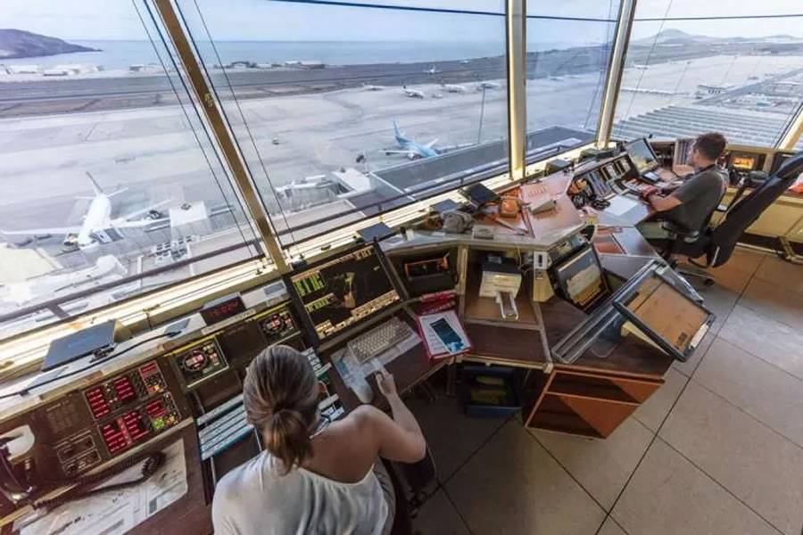 Government proposes to privatise air traffic control at Tenerife and Gran Canaria airports