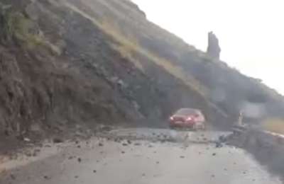Landslides cause problems on the road that connects La Aldea de San Nicolás with Agaete