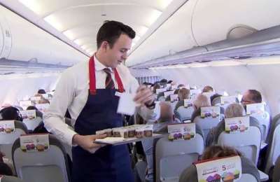 Consumer association hits out at eight Spanish airlines for not accepting cash on board