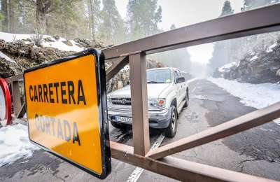 Some accesses to Teide are now open so you can go up and see the snow