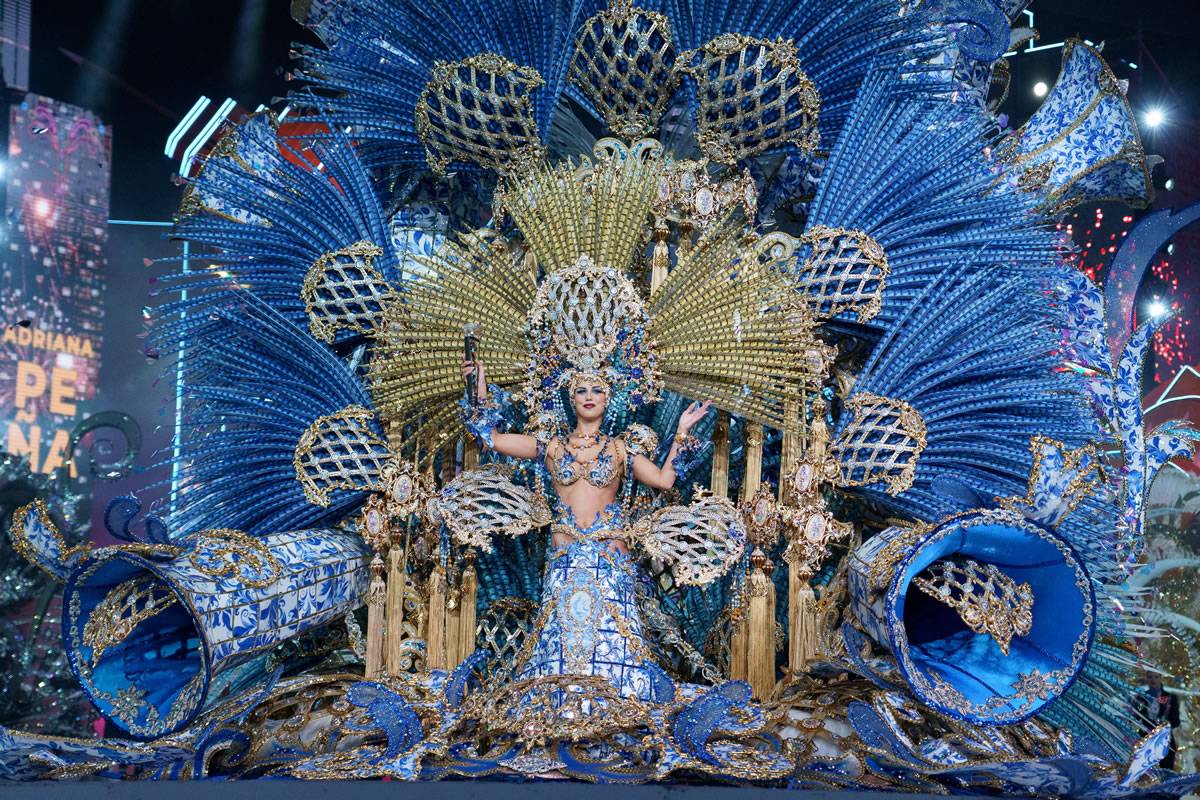 The Santa Cruz Carnival parade returns to the streets with 9,000 participants
