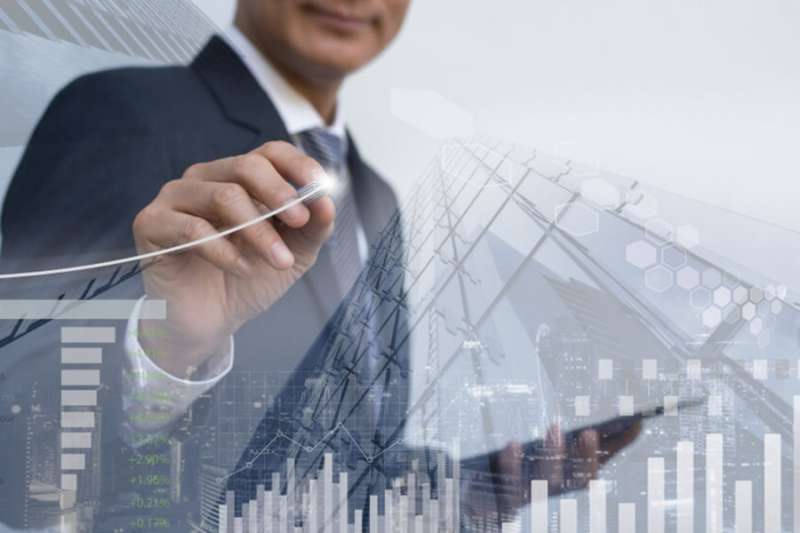 Evaluating the value of a commercial real estate property