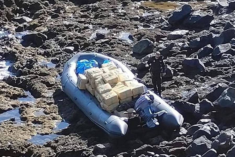 Fisherman finds an inflatable boat with 80 bales of hashish inside it