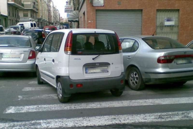 The DGT highlights fines for parking incorrectly or in the wrong place 