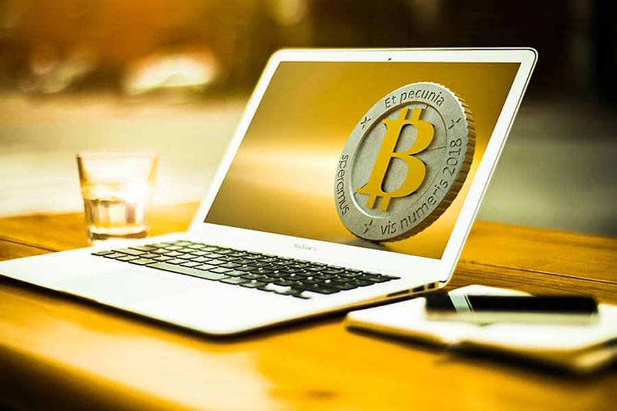 Managing a Bitcoin portfolio and diversifying investments across different cryptocurrencies