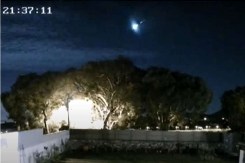 VIDEO: Meteor caught on CCTV crossing the sky of Gran Canaria