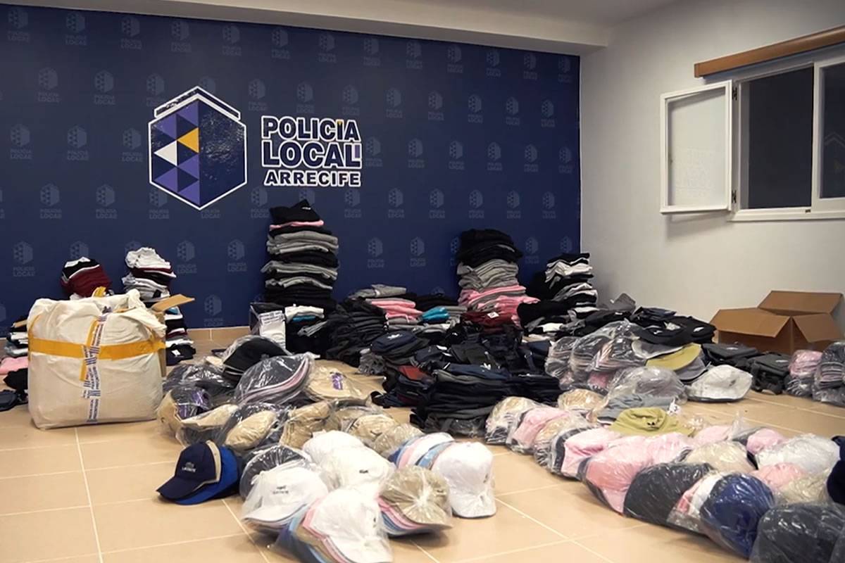 VIDEO: Police raid a workshop printing and embroidering counterfeit items