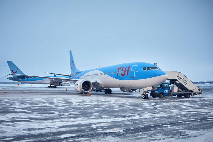 Panic on TUI flight from Tenerife to Manchester left passengers ’screaming and crying’